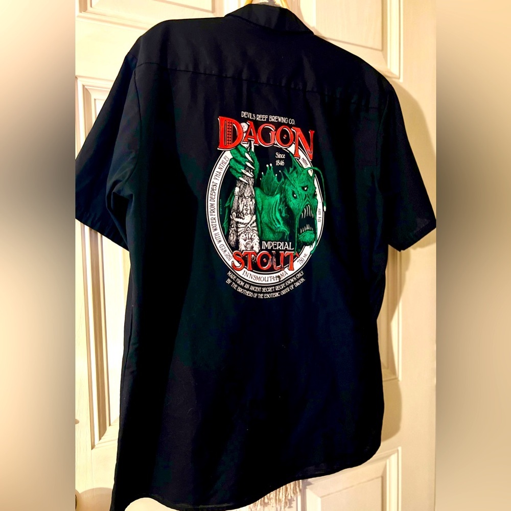 Sci-Fi/Horror- Dagon Stout/ Lovecraft Fan button down Shirt size XL